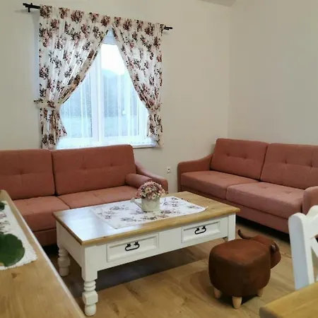Domceky Sabinka A Melinka Holiday home Valca