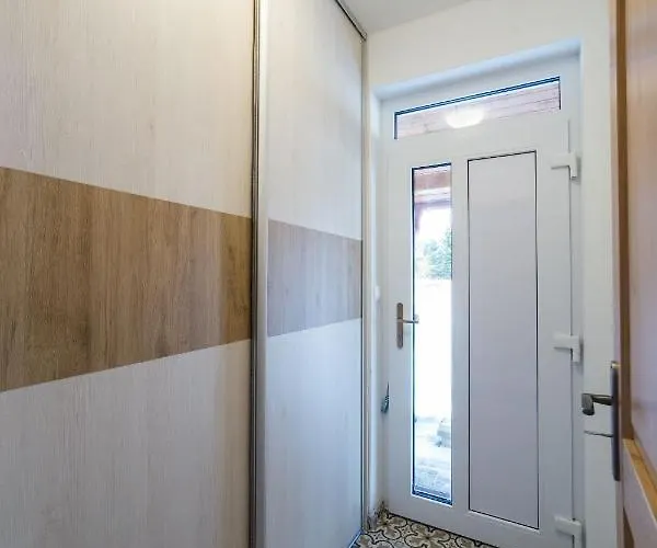 Domceky Sabinka A Melinka 度假居 Valča